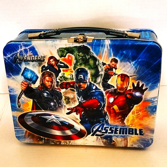 Marvel Avengers Metal Lunch Box - Picture 1 of 5